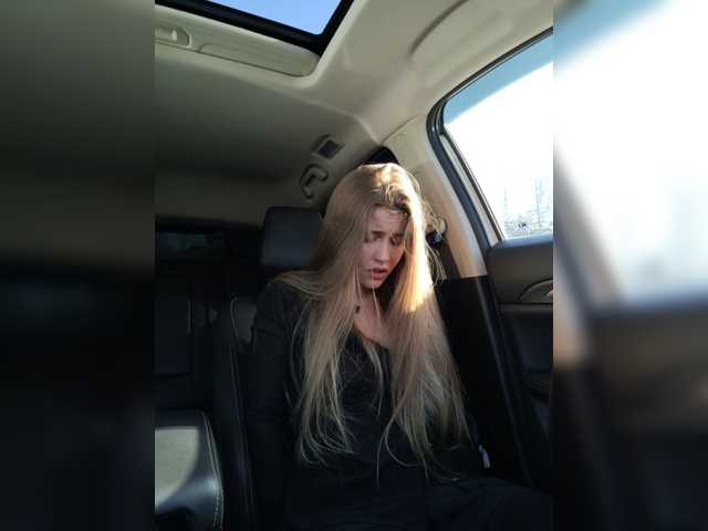 Capturas de tela de transmissão LEILA-ANGELL