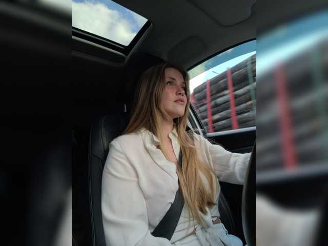 Capturas de tela de transmissão LEILA-ANGELL