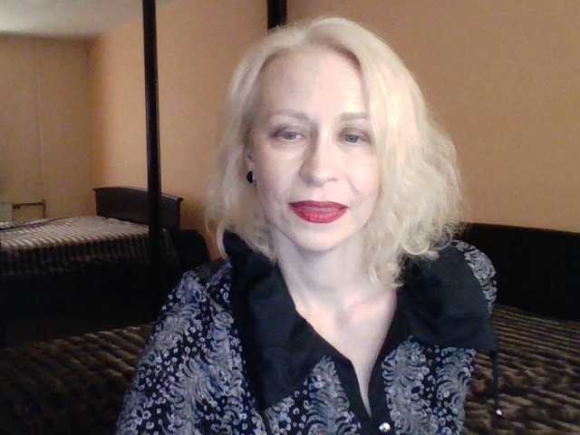 Capturas de tela de transmissão -Alyona-