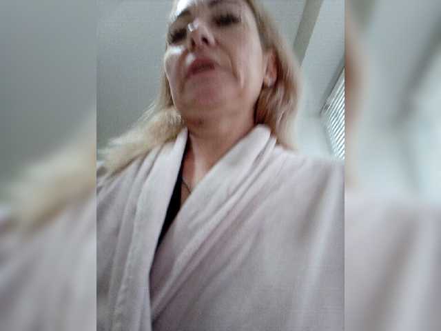 Capturas de tela de transmissão -AMELIA-