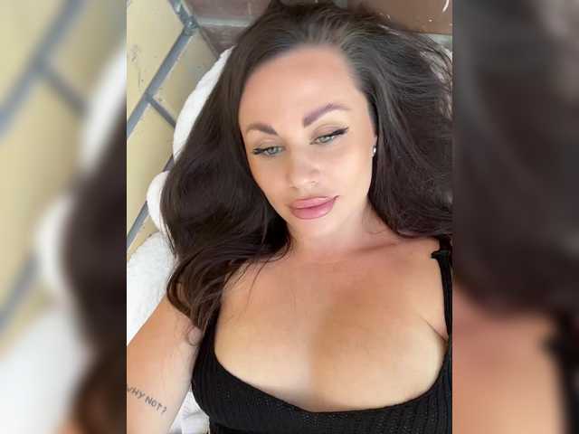 Capturas de tela de transmissão -Hennessy-