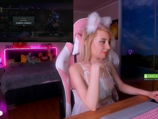 Fotos __Cristal__ Hi. I'm Alice)Support in the top 100, please)Lovense in mу - work frоm 2tk! 20 tk - random, the most pleasant 2222 - 200 ces fireworks, cute cmile 22, show ass - 51, Ahegao 35, squirt 800.