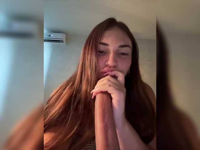 Capturas de tela de transmissão -Monika-