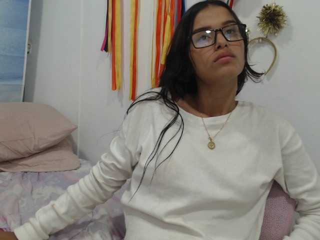 Capturas de tela de transmissão adaralove1