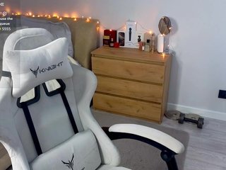 Chat de vídeo erótico AdeleLaCroix