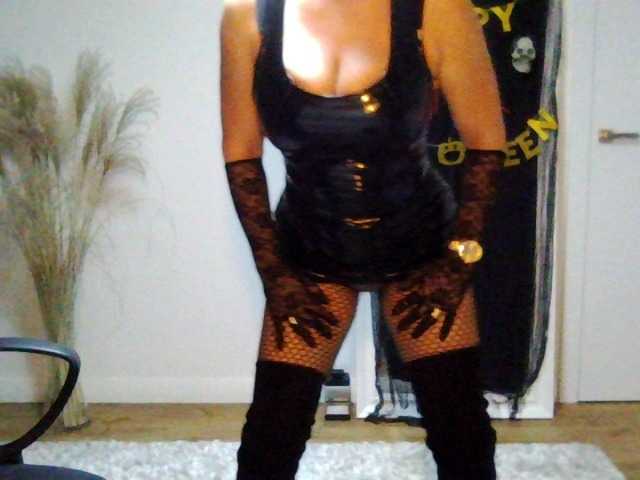 Fotos AdeleMILF69 top off 200 tkns,PVT's on,lovense on, squrting show , striptease and more