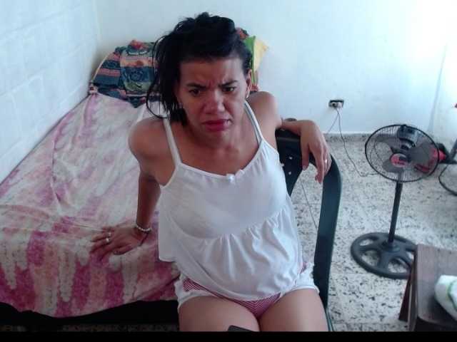 Capturas de tela de transmissão adrianna