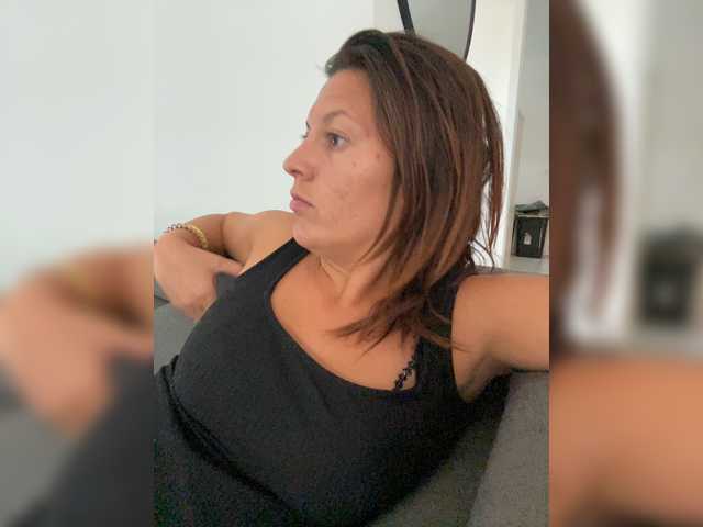Capturas de tela de transmissão AimeLeSex1