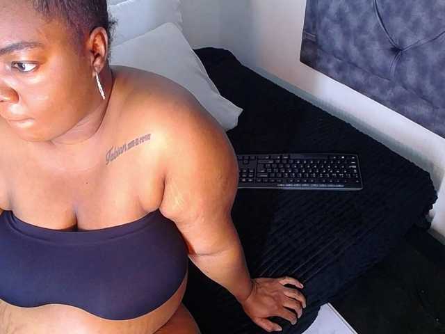 Capturas de tela de transmissão aisha-ebony