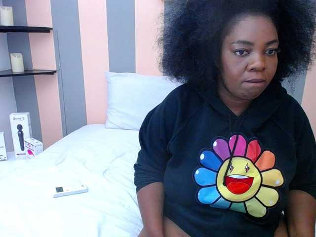 Capturas de tela de transmissão aisha-ebony