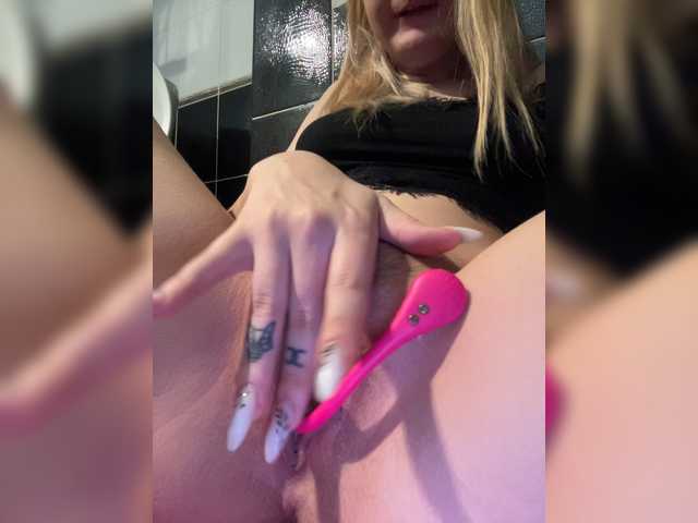 Fotos Alice0Kitty SHOW WITH DILDO AND SQUIRT 2051 Favorite vibration 21