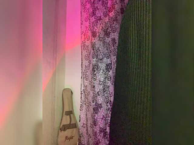 Capturas de tela de transmissão Alisia_Purr