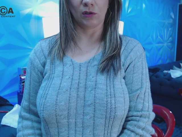 Capturas de tela de transmissão AliceTowns