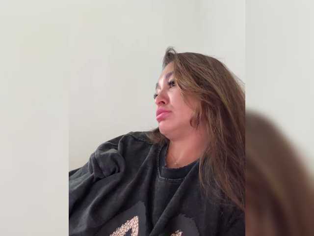 Capturas de tela de transmissão Alina-102