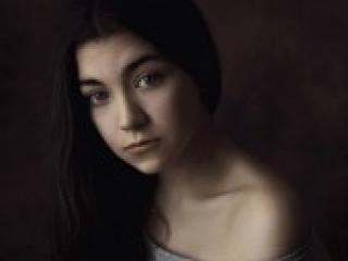 Chat de vídeo erótico alinaasi