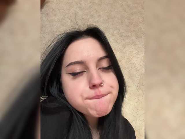 Capturas de tela de transmissão Alisha-dark