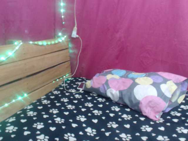 Capturas de tela de transmissão AlisonBeaker2