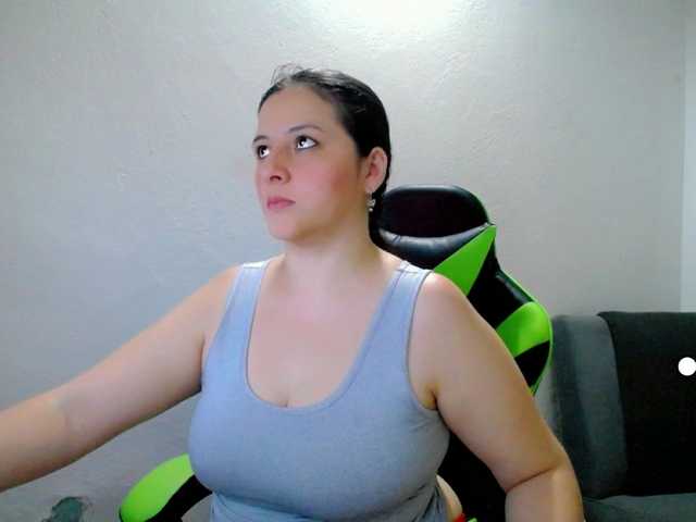 Capturas de tela de transmissão allisonbaby