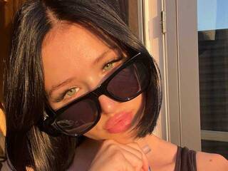 Chat de vídeo erótico Ally-nin