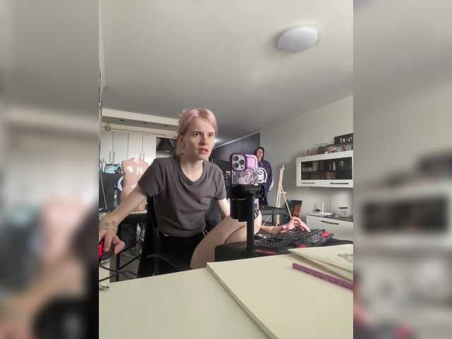 Capturas de tela de transmissão Niki_Tat