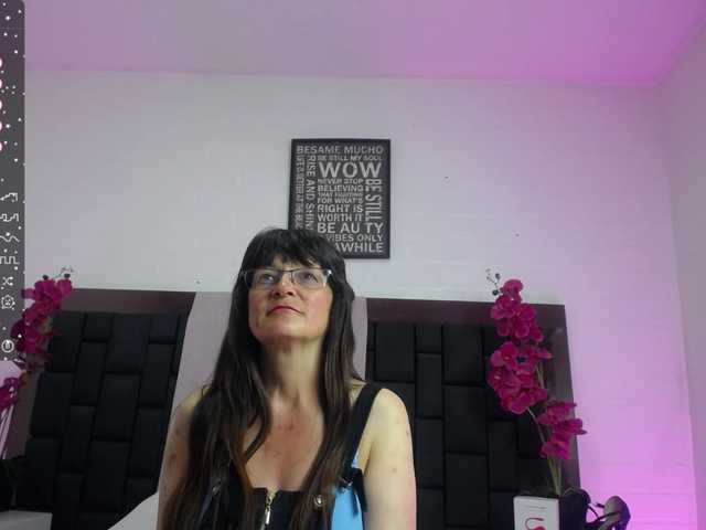 Capturas de tela de transmissão amanda-mature