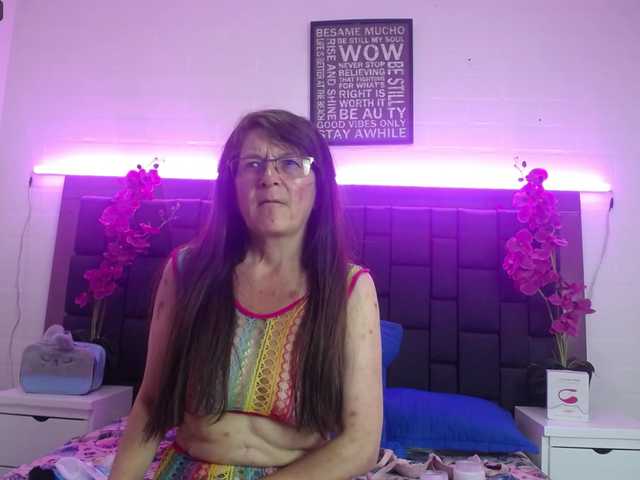 Capturas de tela de transmissão amanda-mature
