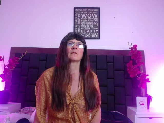 Capturas de tela de transmissão amanda-mature