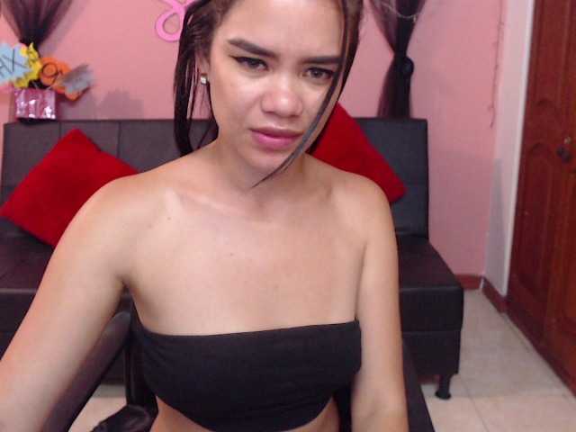Fotos AmberFerrer Hi guys, want to see my bathroom show? We are going to have fun a little, embarking on my face and whatever you want #teen #bigass #latina #bigboobs #feet