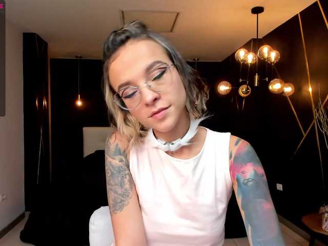 Capturas de tela de transmissão AmyAddison