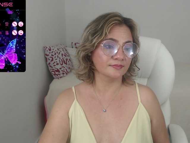 Fotos ana-hotmilf How are we going to have fun today?