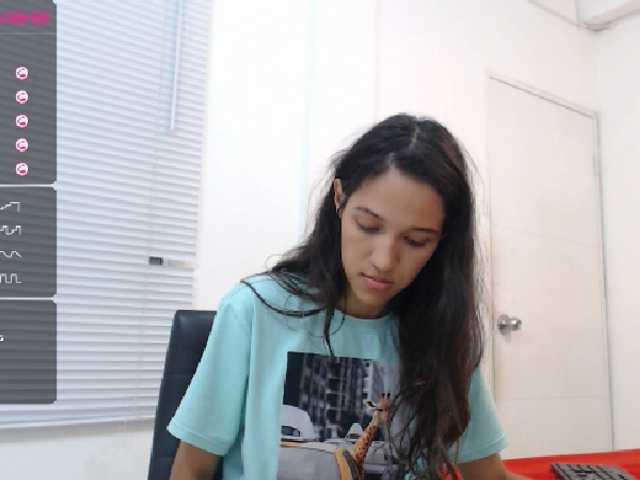 Capturas de tela de transmissão Andrea-Cute
