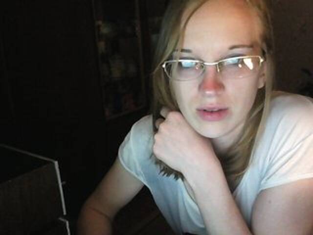 Capturas de tela de transmissão Angelpussy1