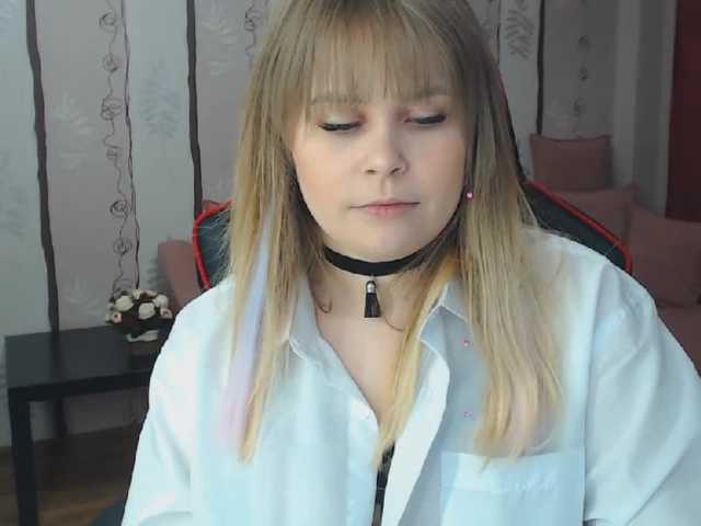 Capturas de tela de transmissão Anika-fox