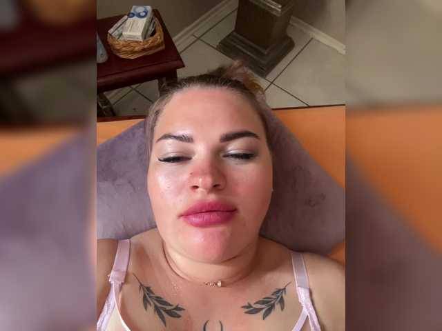 Capturas de tela de transmissão Anna240