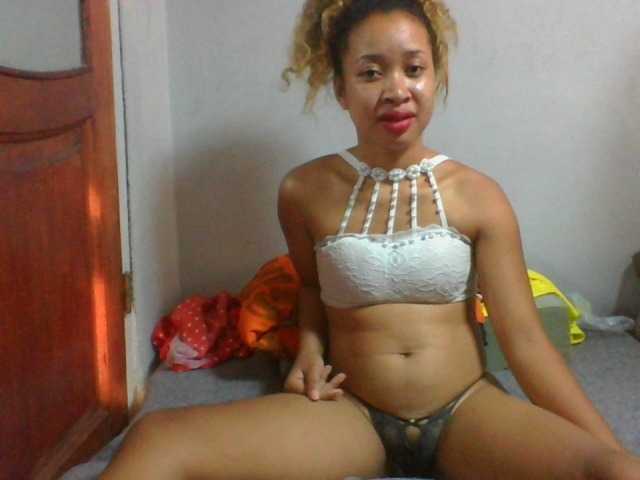 Capturas de tela de transmissão AnnahRise