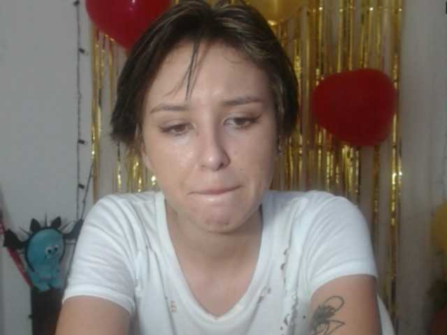 Capturas de tela de transmissão Annylust20