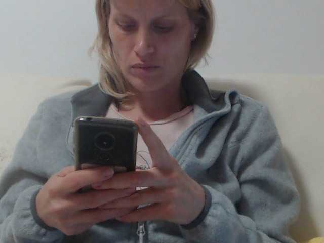 Capturas de tela de transmissão Annzhelika