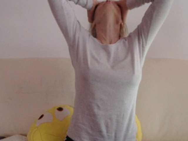 Capturas de tela de transmissão Annzhelika