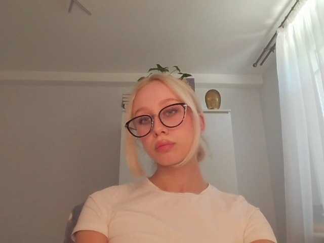 Capturas de tela de transmissão AnyaDirty
