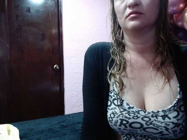 Capturas de tela de transmissão ARIELLA-HOT
