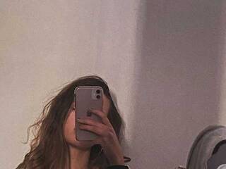 Chat de vídeo erótico AriellaFerr00