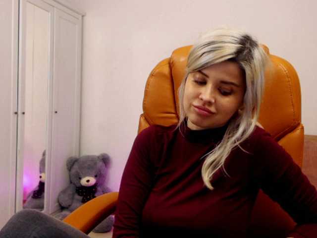 Capturas de tela de transmissão AryaJolie