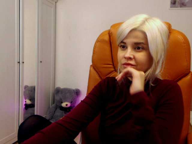 Capturas de tela de transmissão AryaJolie