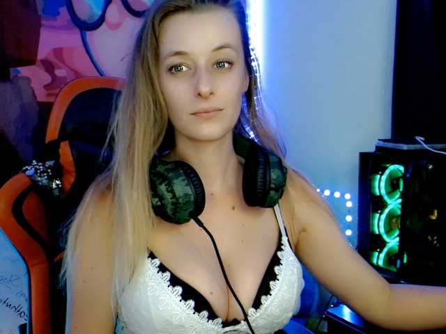 Fotos AsiaGoesPro Hanging out!!! New uploads on OF! ~✨~ Your Fav Gamer E-girl Is Online!✨ (25) if you enjoy (25) ( Non nude Model ) |Cute-5| Booty flash-85 | Add friend-169 | Miss me-333 | Fav tip-1111 Help me WIN Queen ~~ Dress off Goal @remain
