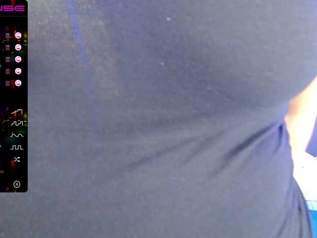 Fotos beauty-emy help me I want to take a shower, let me warm 400 tk goal#latina #bignaturalboobs #pluganal #curvy #bigass Lush is on ♥