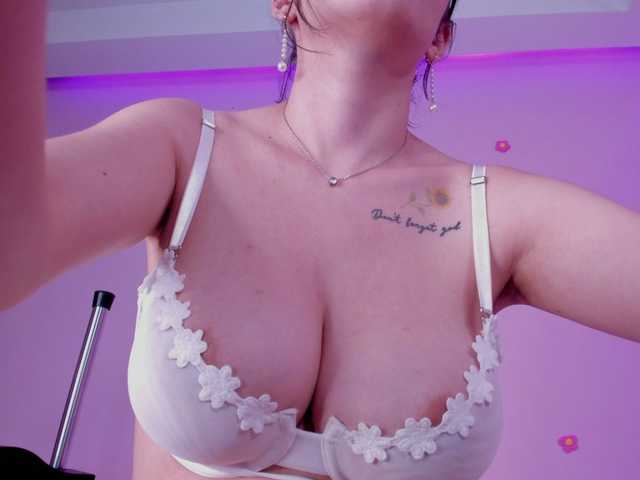 Fotos bella-adams Hey! im so happy u be here with me ♥ let's have fun ♥ #latina #skinny #bigboobs #bigtits #bigass #squirt #blonde #cute