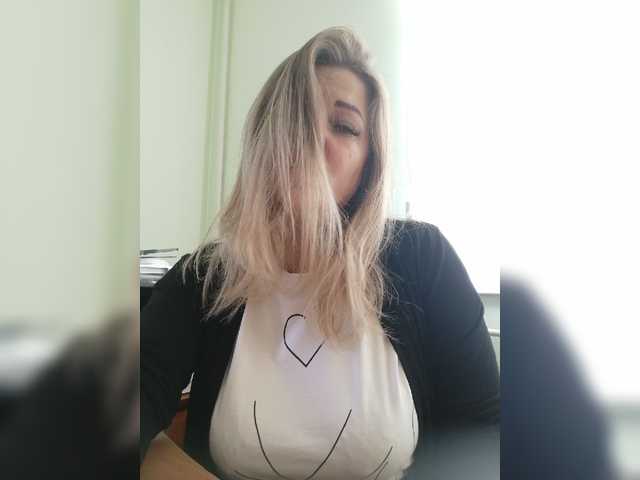 Capturas de tela de transmissão 126Natasha