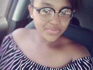 Chat de vídeo erótico BigAssnyash27