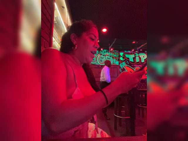 Capturas de tela de transmissão BigBoootyBK