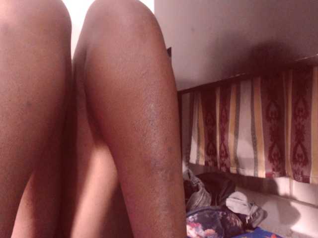 Capturas de tela de transmissão BigBustyBlack